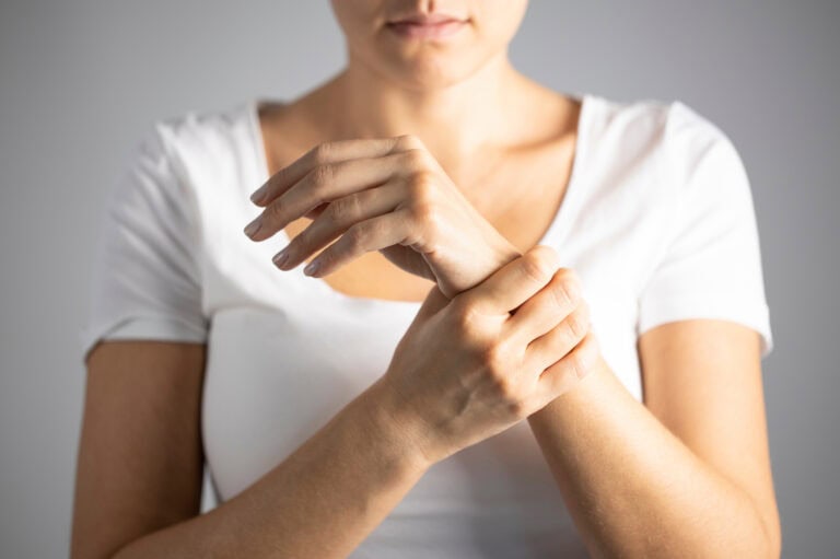 Coping with Hand Arthritis: Tips for Daily Activities and Pain Management