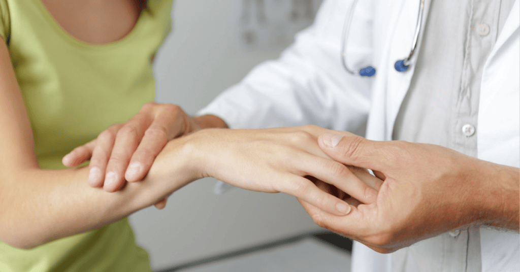 Carpal Tunnel Syndrome: How to Know When to See a Doctor 
